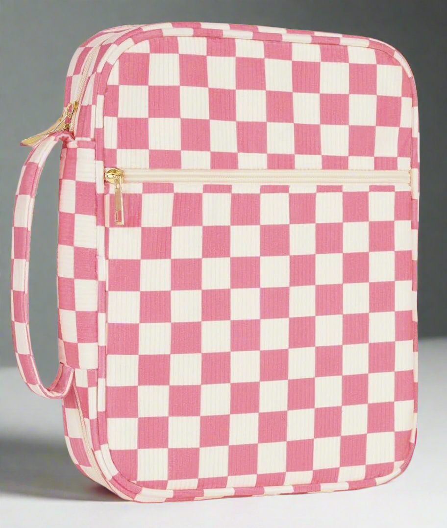 Pretty in Prayer – Pink Checkered Bible Case
